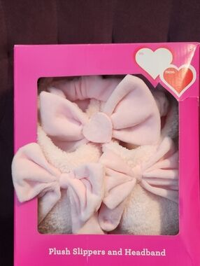 Plush Pink Slippers and Bow Headband Set 7-8
